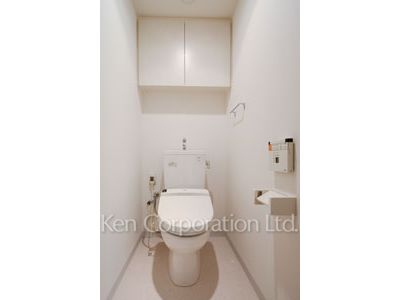 Lavatory ※Photo of the same layout on 13 floor. Decoration and fixture may differ.