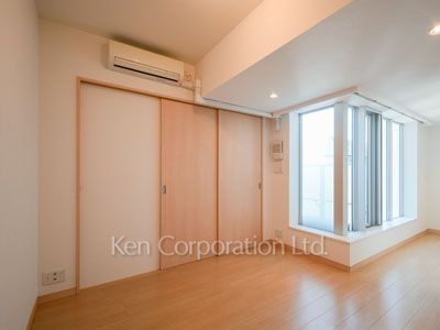 Living-Dining ※Photo of the same layout on 9 floor. Decoration and fixture may differ.