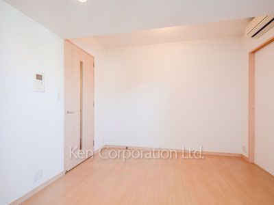Living-Dining ※Photo of the same layout on 9 floor. Decoration and fixture may differ.