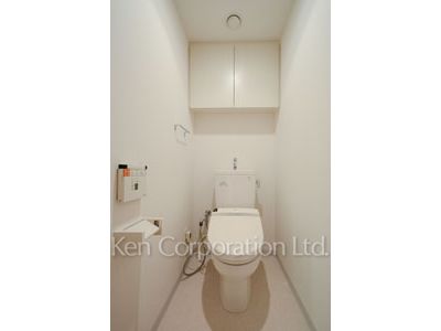 Lavatory ※Photo of the same layout on 9 floor. Decoration and fixture may differ.