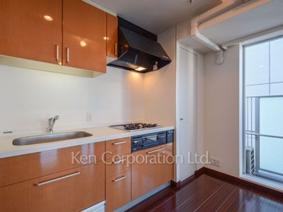 Kitchen ※Photo of the same layout on 15 floor. Decoration and fixture may differ.