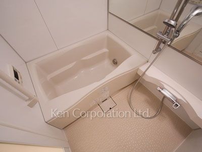 Bath ※Photo of the same layout on 15 floor. Decoration and fixture may differ.