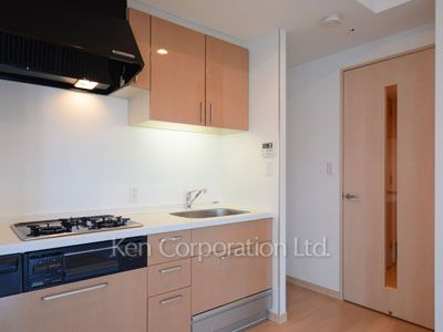 Kitchen ※Photo of the same layout on 11 floor. Decoration and fixture may differ.