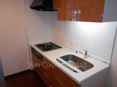 Kitchen ※Photo of the same layout on 6 floor. Decoration and fixture may differ.