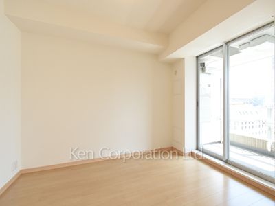 Bedroom ※Photo of the same layout on 9 floor. Decoration and fixture may differ.
