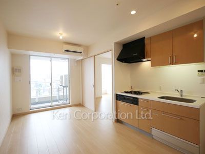 Living-Dining ※Photo of the same layout on 22 floor. Decoration and fixture may differ.