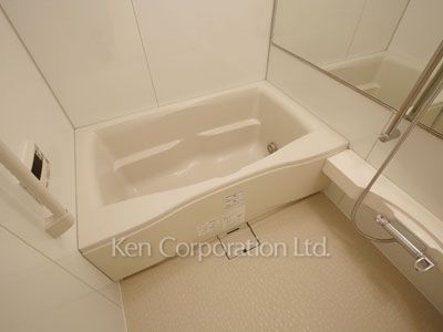 Bath ※Photo of the same layout on 22 floor. Decoration and fixture may differ.