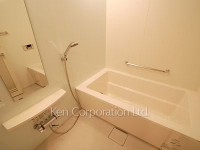 Bath ※Photo of the same layout on 3 floor. Decoration and fixture may differ.