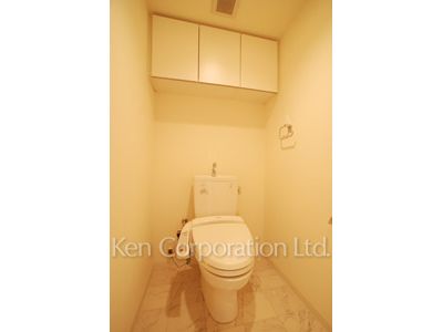 Lavatory ※Photo of the same layout on 3 floor. Decoration and fixture may differ.