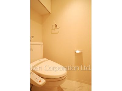 Lavatory ※Photo of the same layout on 2 floor. Decoration and fixture may differ.