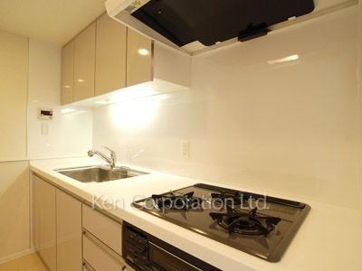Kitchen ※Photo of the same layout on 2 floor. Decoration and fixture may differ.