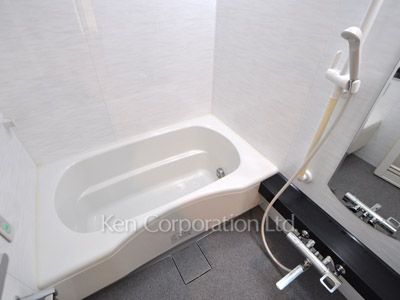 Bath ※Photo of the same layout on 6 floor. Decoration and fixture may differ.