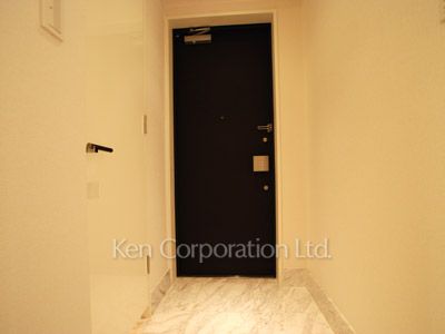 Entrance ※Photo of the same layout on 7 floor. Decoration and fixture may differ.