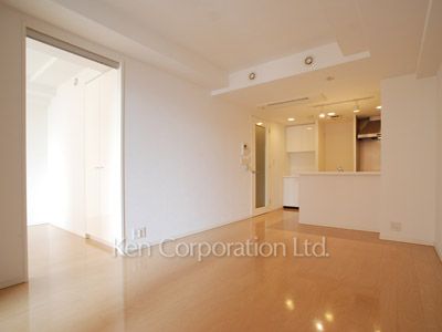 Living-Dining ※Photo of the same layout on 7 floor. Decoration and fixture may differ.