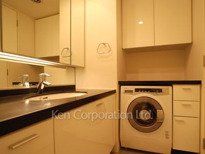 Powder Room ※Photo of the same layout on 7 floor. Decoration and fixture may differ.