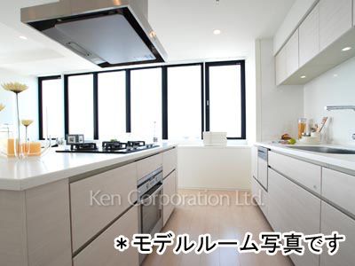 Kitchen ※Photo of the same layout on 19 floor. Decoration and fixture may differ.