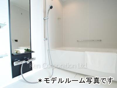 Bath ※Photo of the same layout on 19 floor. Decoration and fixture may differ.