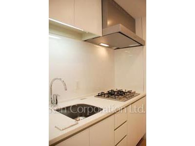 Kitchen ※Photo of the same layout on 3 floor. Decoration and fixture may differ.