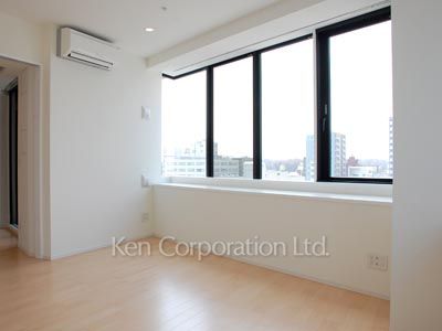 Living-Dining ※Photo of the same layout on 11 floor. Decoration and fixture may differ.