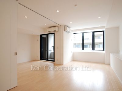 Living-Dining ※Photo of the same layout on 4 floor. Decoration and fixture may differ.