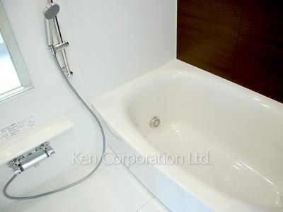 Bath ※Photo of the same layout on 11 floor. Decoration and fixture may differ.