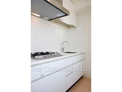 Kitchen ※Photo of the same layout on 11 floor. Decoration and fixture may differ.