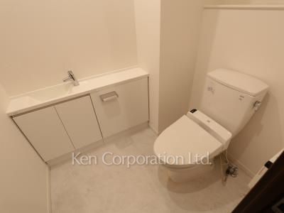 Lavatory ※Photo of the same layout on 3 floor. Decoration and fixture may differ.
