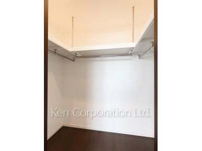 Walk-In Closet ※Photo of the same layout on 3 floor. Decoration and fixture may differ.