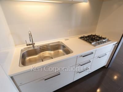 Kitchen ※Photo of the same layout on 3 floor. Decoration and fixture may differ.
