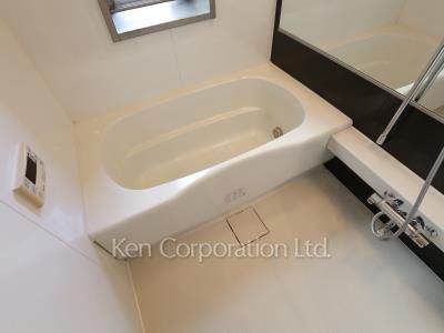 Bath ※Photo of the same layout on 3 floor. Decoration and fixture may differ.