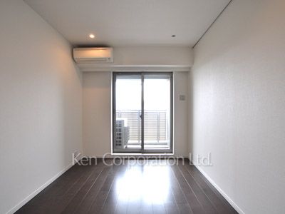 Bedroom ※Photo of the same layout on 5 floor. Decoration and fixture may differ.