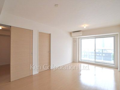 Living-Dining ※Photo of the same layout on 11 floor. Decoration and fixture may differ.