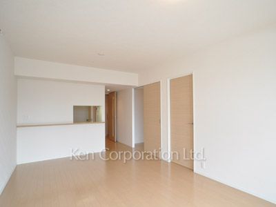 Living-Dining ※Photo of the same layout on 11 floor. Decoration and fixture may differ.