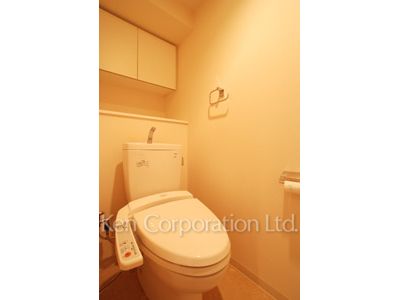 Lavatory ※Photo of the same layout on 12 floor. Decoration and fixture may differ.
