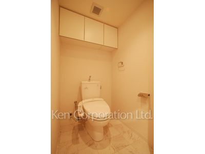 Lavatory ※Photo of the same layout on 9 floor. Decoration and fixture may differ.
