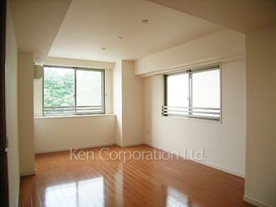 Living-Dining ※Photo of the same layout on 5 floor. Decoration and fixture may differ.