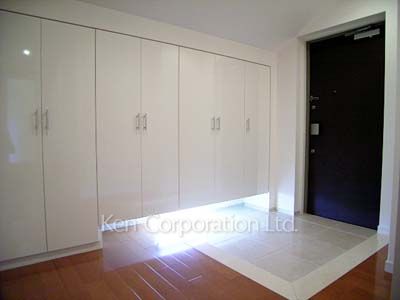 Entrance ※Photo of the same layout on 5 floor. Decoration and fixture may differ.