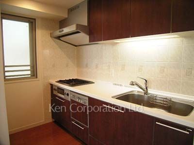 Kitchen ※Photo of the same layout on 5 floor. Decoration and fixture may differ.