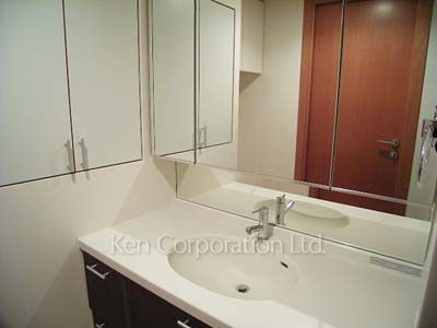 Powder Room ※Photo of the same layout on 5 floor. Decoration and fixture may differ.
