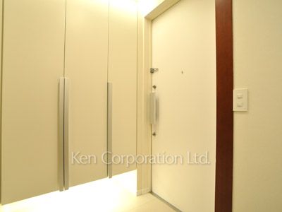 Entrance ※Photo of the same layout on 22 floor. Decoration and fixture may differ.