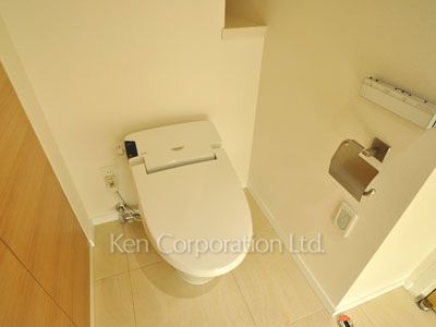 Lavatory ※Photo of the same layout on 11 floor. Decoration and fixture may differ.