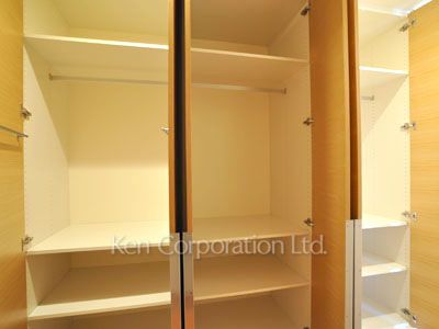 Closet ※Photo of the same layout on 11 floor. Decoration and fixture may differ.