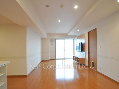 Living-Dining ※Photo of the same layout on 7 floor. Decoration and fixture may differ.