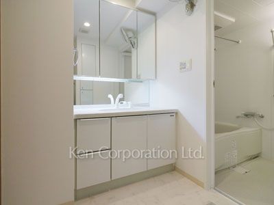 Powder Room ※Photo of the same layout on 6 floor. Decoration and fixture may differ.