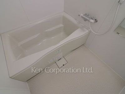 Bath ※Photo of the same layout on 6 floor. Decoration and fixture may differ.