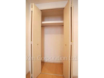 Closet ※Photo of the same layout on 19 floor. Decoration and fixture may differ.