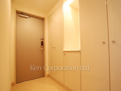 Entrance ※Photo of the same layout on 19 floor. Decoration and fixture may differ.