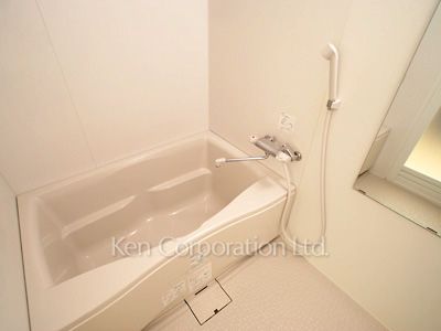 Bath ※Photo of the same layout on 19 floor. Decoration and fixture may differ.