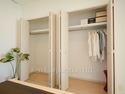 Closet ※Photo of the same layout on 16 floor. Decoration and fixture may differ.