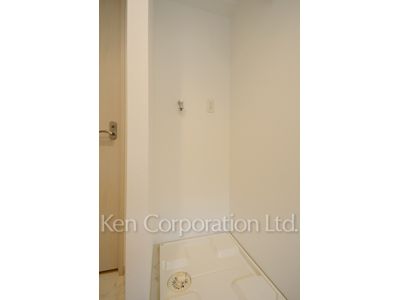 Washing Machine Space ※Photo of the same layout on 16 floor. Decoration and fixture may differ.